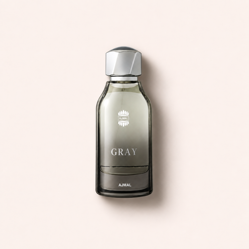 Flakon Ajmal Gray EDP 100 ml na béžovém pozadí – MrRizz