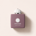 Amouage Lilac Love EDP 100 ml na teplém světlém pozadí – MrRizz