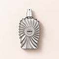 Stříbrný flakon Assala Prime Sunrise EDP 100 ml s plastickým spirálovým vzorem a odkrytým rozprašovačem – MrRizz