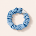 By Eloise London Silk Scrunchie Silver Heart 1 ml – gumička na vlasy – MrRizz