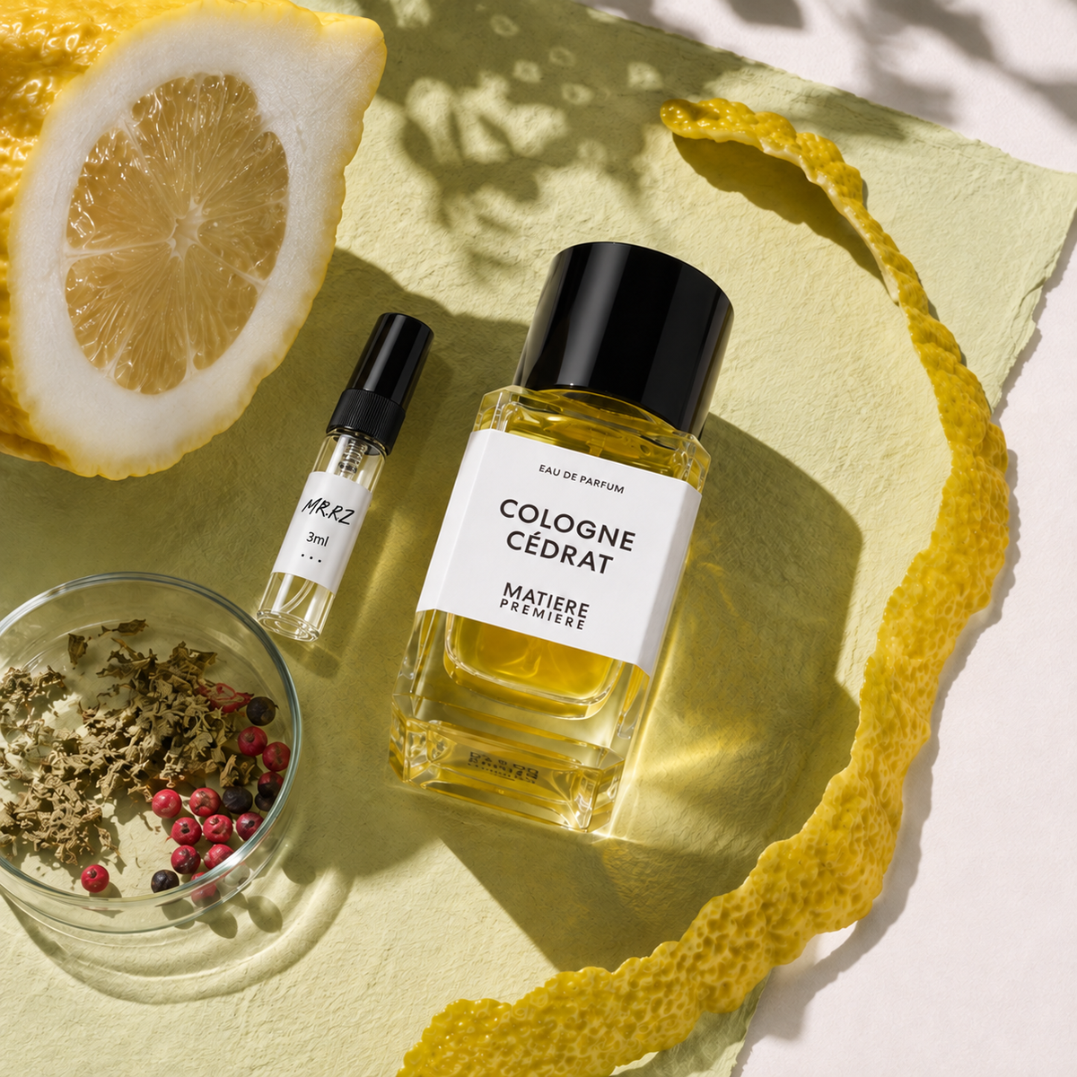 Matiere Premiere Cologne Cédrat – původní prostředí s lahvičkou vzorku MrRizz