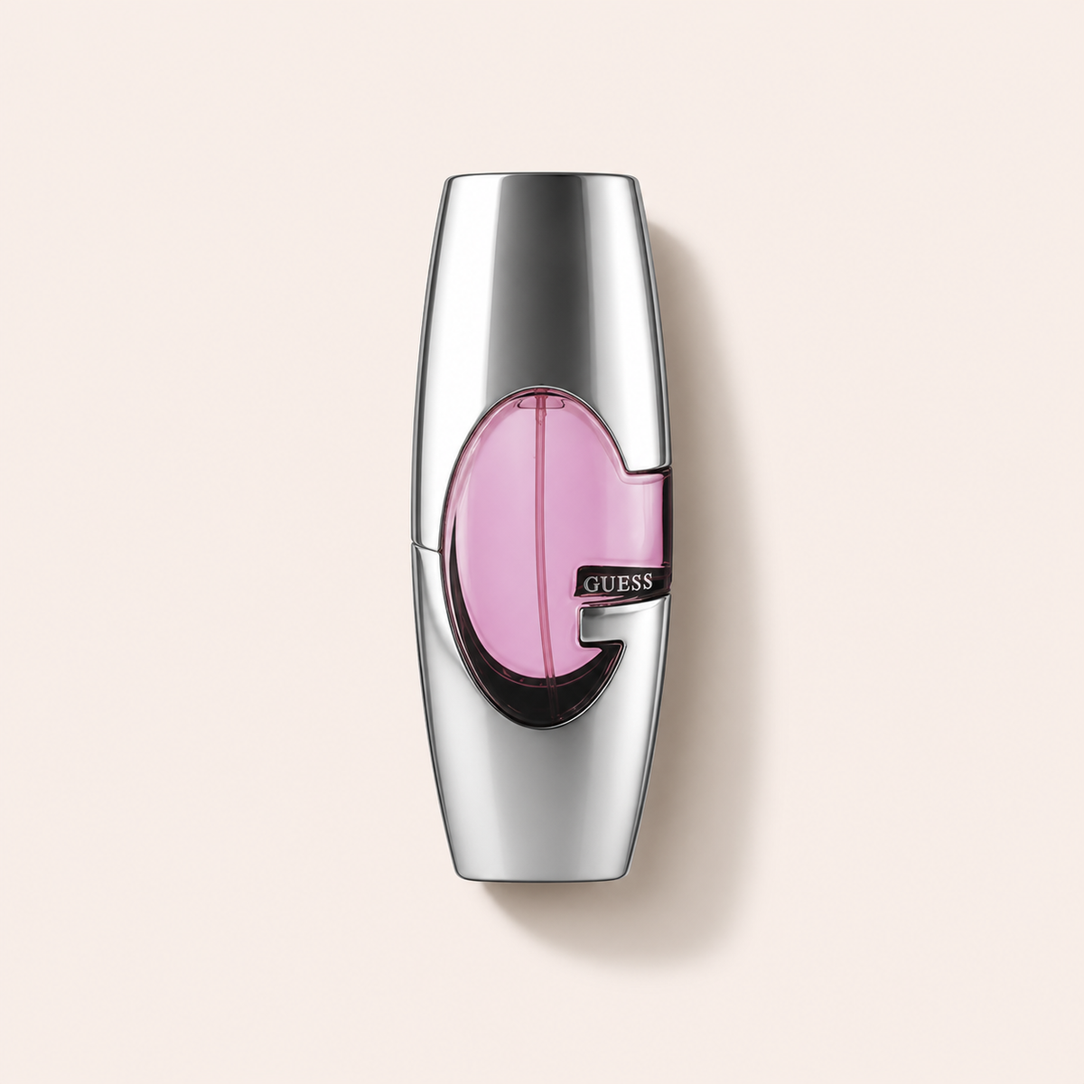 Stříbrný flakon GUESS Guess For Women EDP 75 ml s růžovým průhledem na světlém pozadí – MrRizz