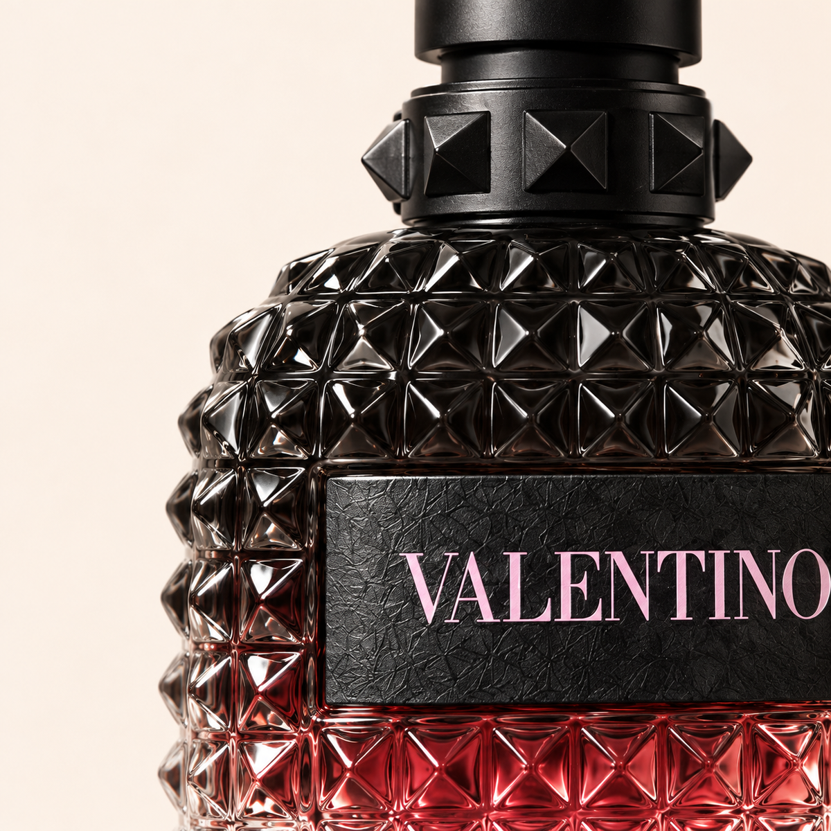 Valentino Born In Roma Intense Uomo – detail flakonu