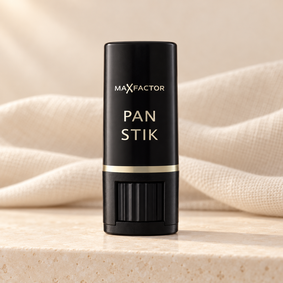 Max Factor Pan Stik 9 ml – produkt v prostředí