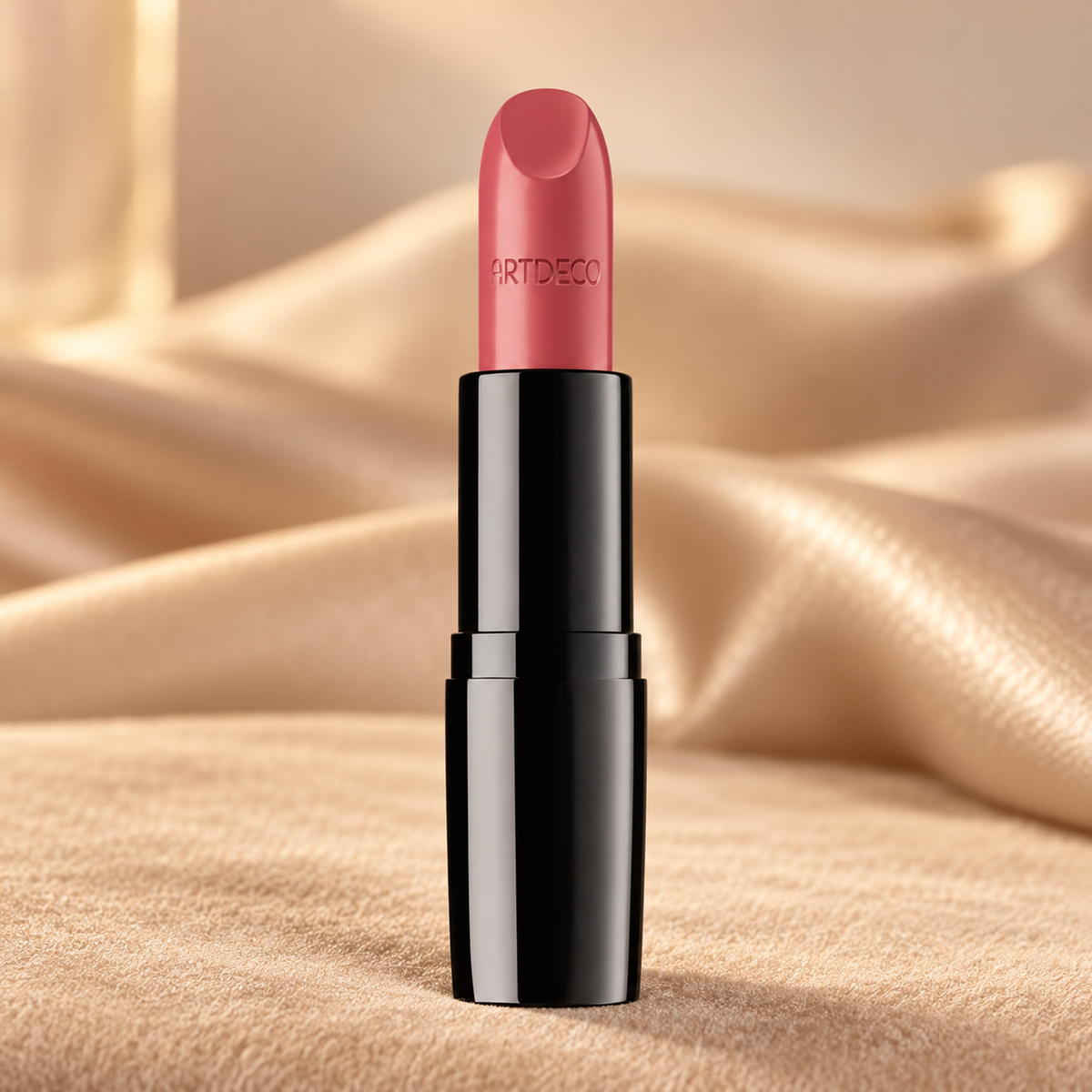 Artdeco Perfect Color Lipstick 4 ml – produkt v prostředí