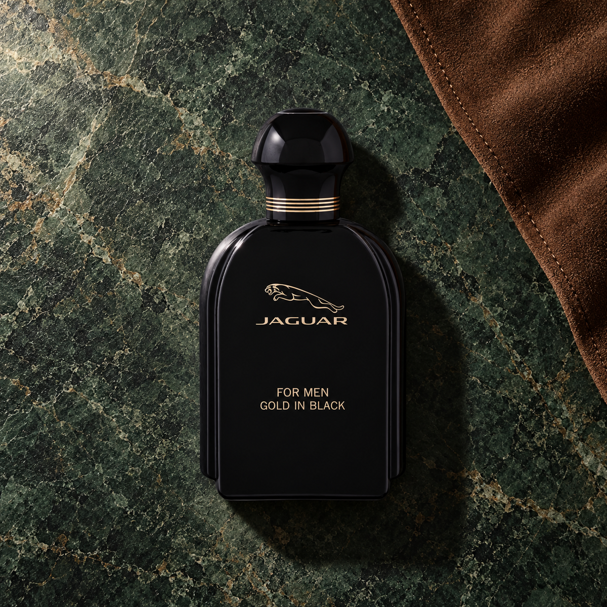Jaguar For Men Gold in Black EDT 100 ml – parfém v prostředí, pohled shora s bočním stínem