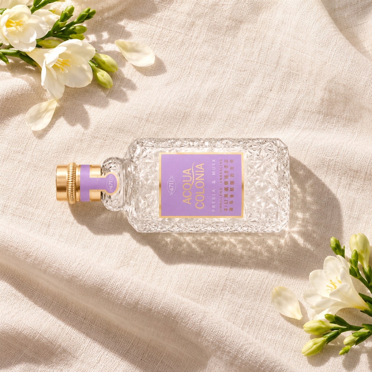 4711 Acqua Colonia Freesia & Musk 100 ml – parfém v prostředí, pohled shora s bočním stínem