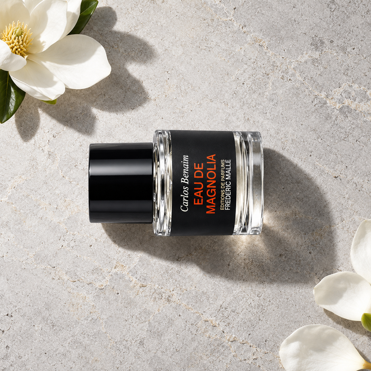 Frederic Malle Eau De Magnolia 50 ml – parfém v prostředí, pohled shora s bočním stínem