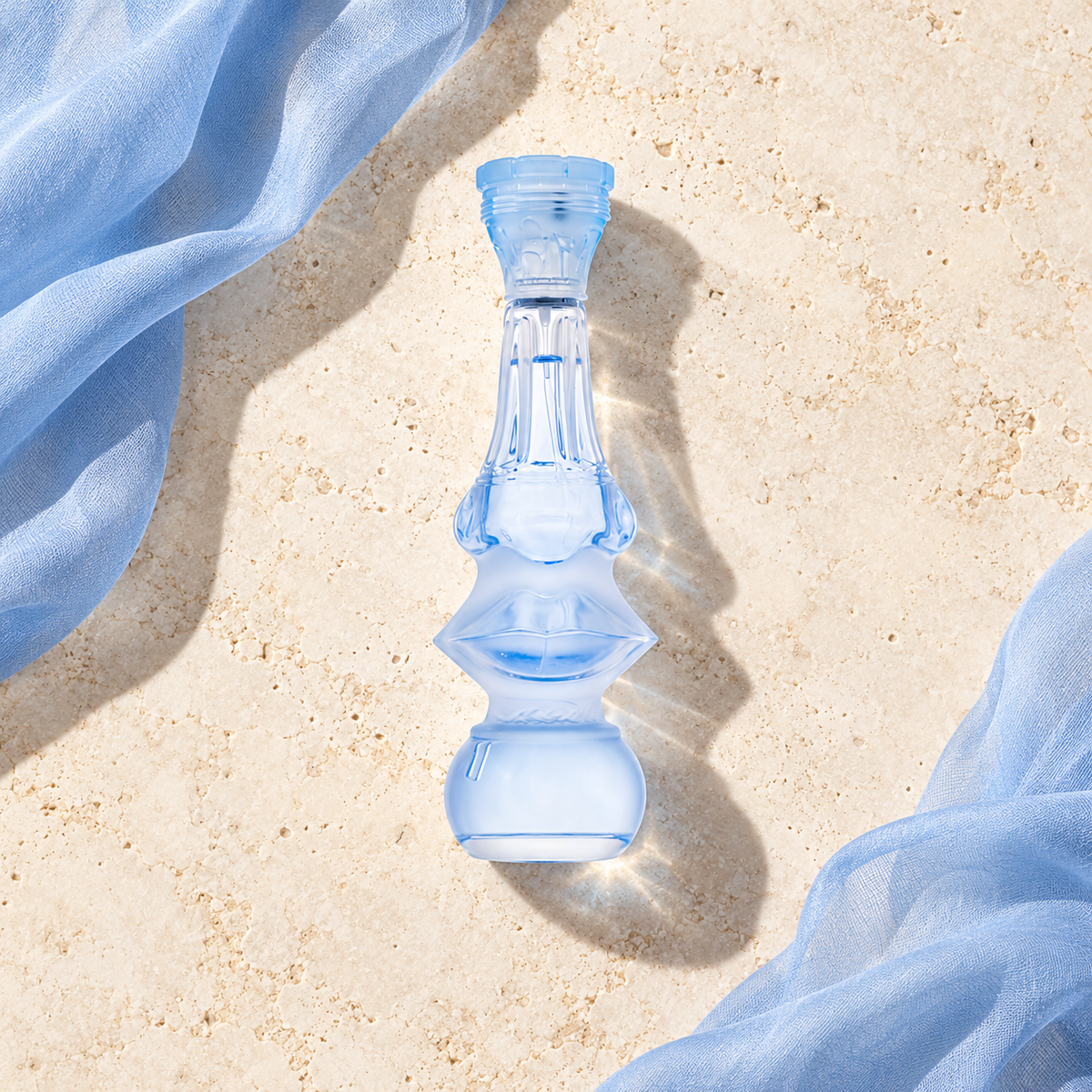 Salvador Dali Dalilight 100 ml – parfém v prostředí, pohled shora s bočním stínem