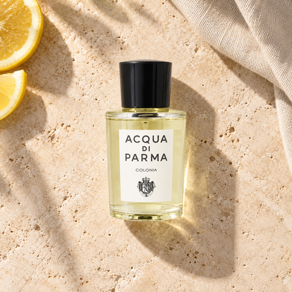 Acqua di Parma Colonia Kolínská voda 50 ml – parfém v prostředí, pohled shora s bočním stínem
