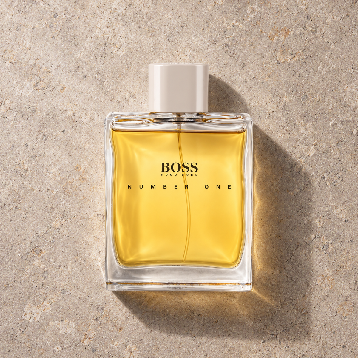 HUGO BOSS Number One EDT 100 ml – parfém v prostředí, pohled shora s bočním stínem
