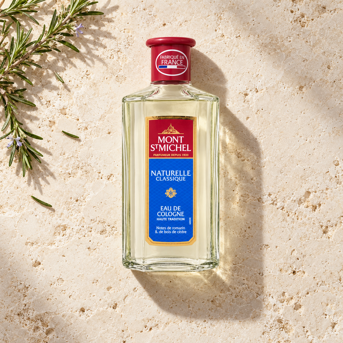 Mont St Michel Naturelle Classique Eau de Cologne 250 ml – parfém v prostředí, pohled shora s bočním stínem