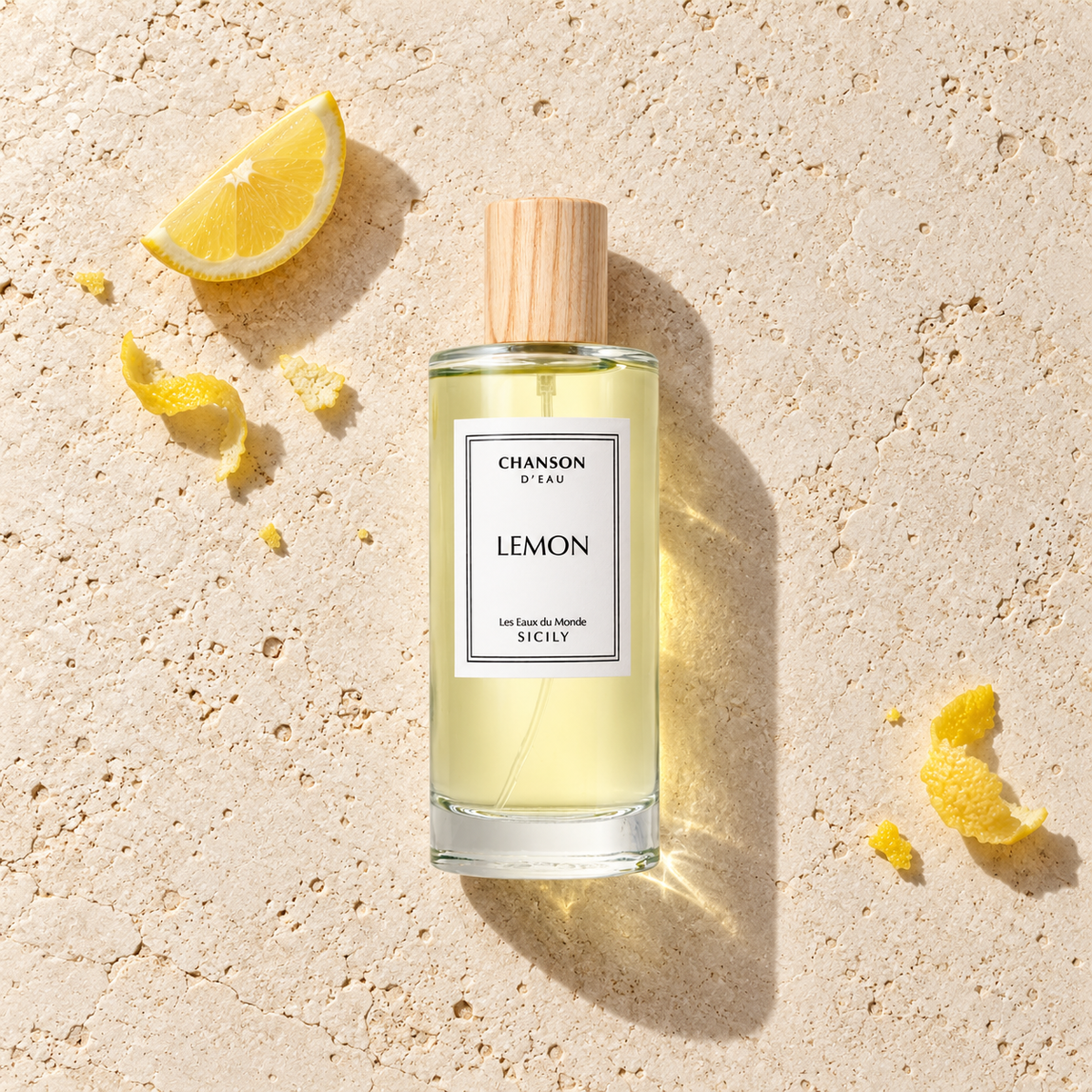 Chanson d´Eau Lemon 100 ml – parfém v prostředí, pohled shora s bočním stínem