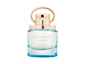Flakon Abercrombie & Fitch Away Weekend EDP 30 ml na béžovém pozadí – MrRizz