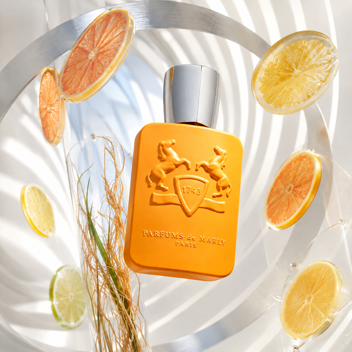 Parfums de Marly Perseus mezi zavěšenými plátky citrusů a světlými oblouky – MrRizz