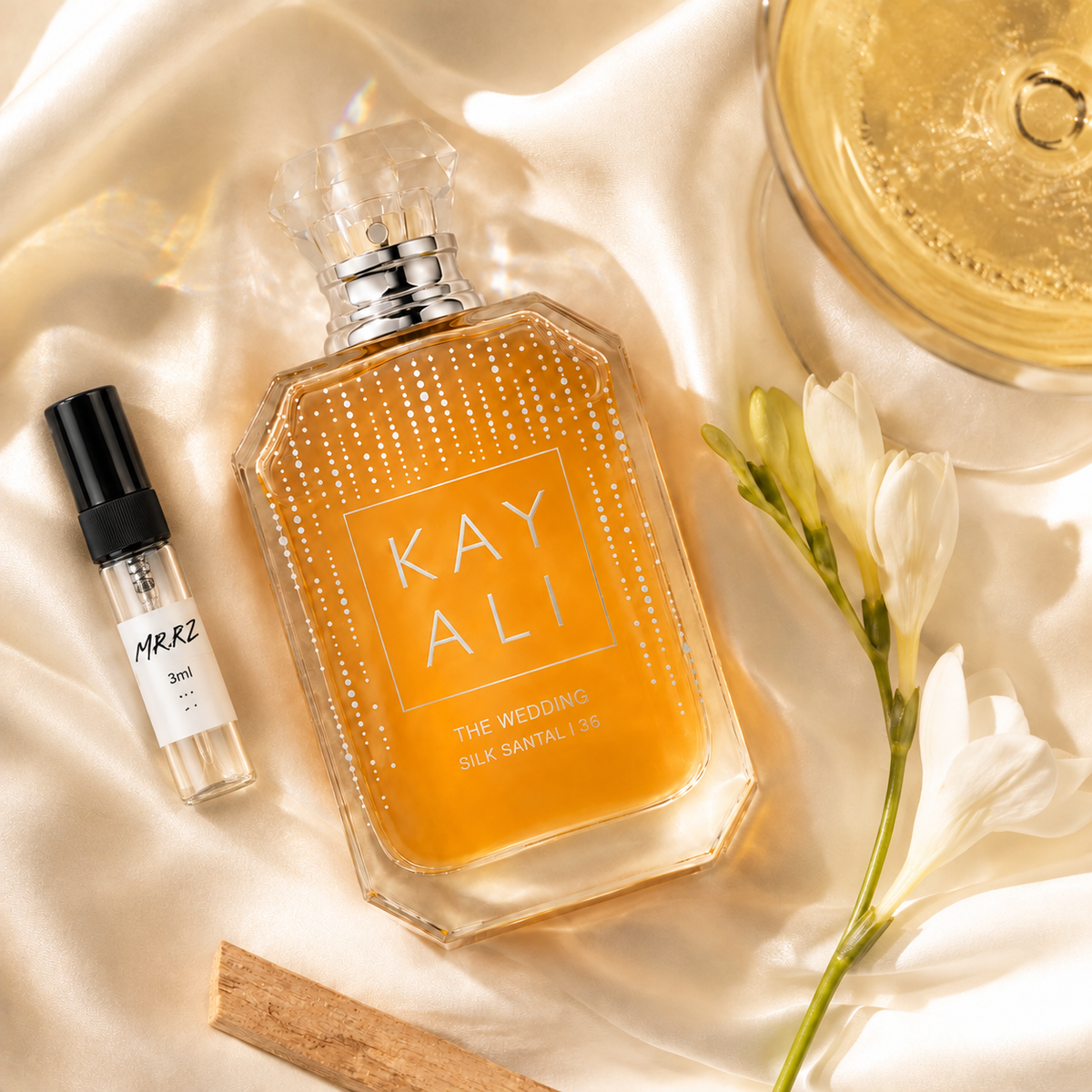 Kayali The Wedding Silk Santal 36 – původní prostředí s lahvičkou vzorku MrRizz
