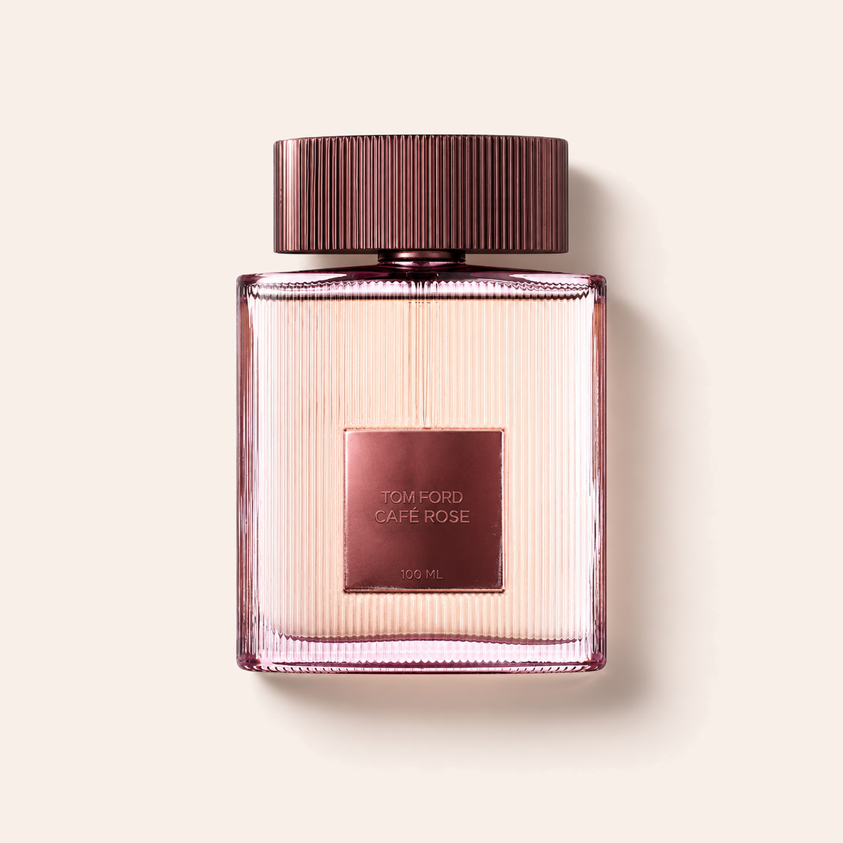 TOM FORD Café Rose EDP 100 ml, růžový flakon na světlém pozadí – MrRizz