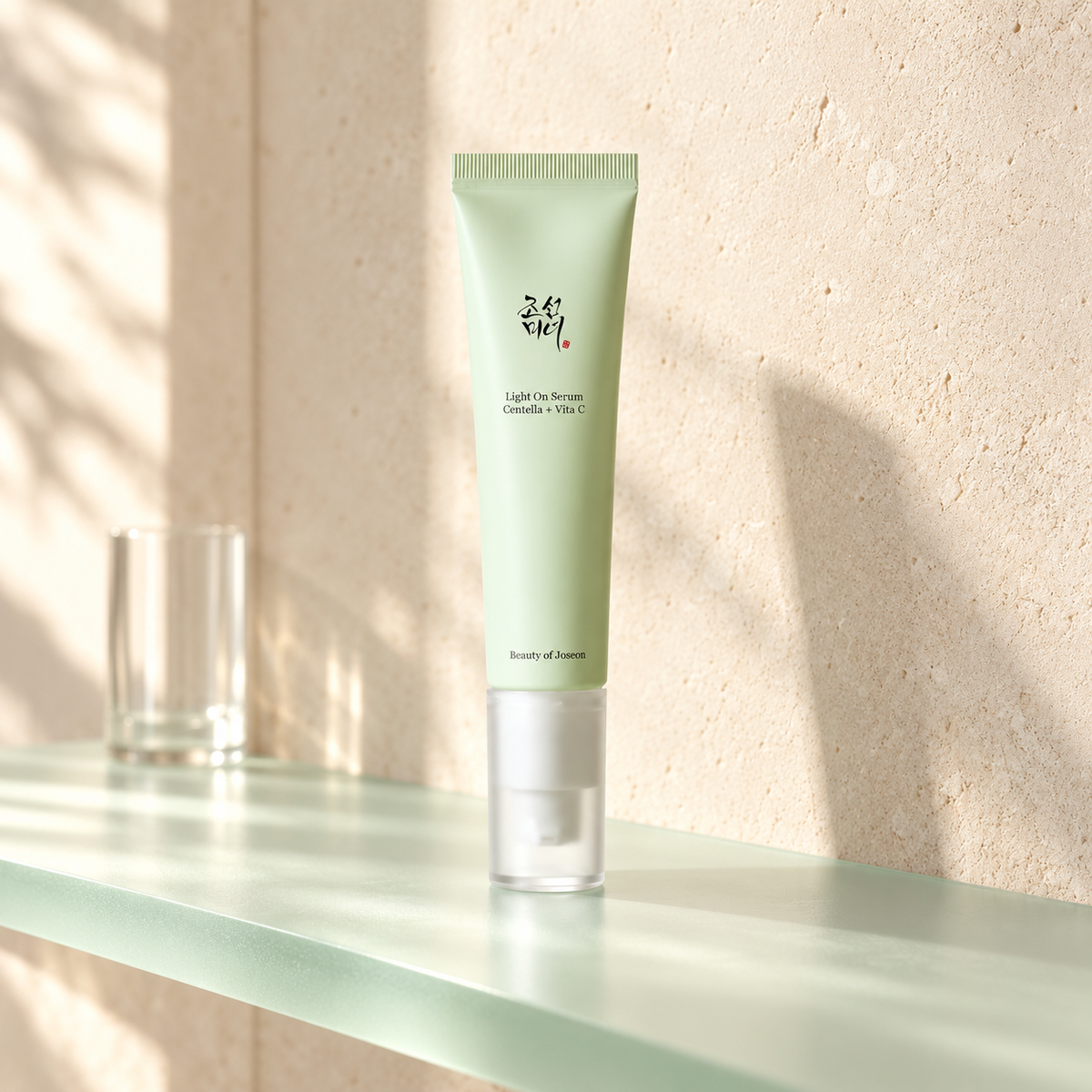 Beauty of Joseon Centella + Vita C Light On Serum 30 ml v ranním světle – MrRizz