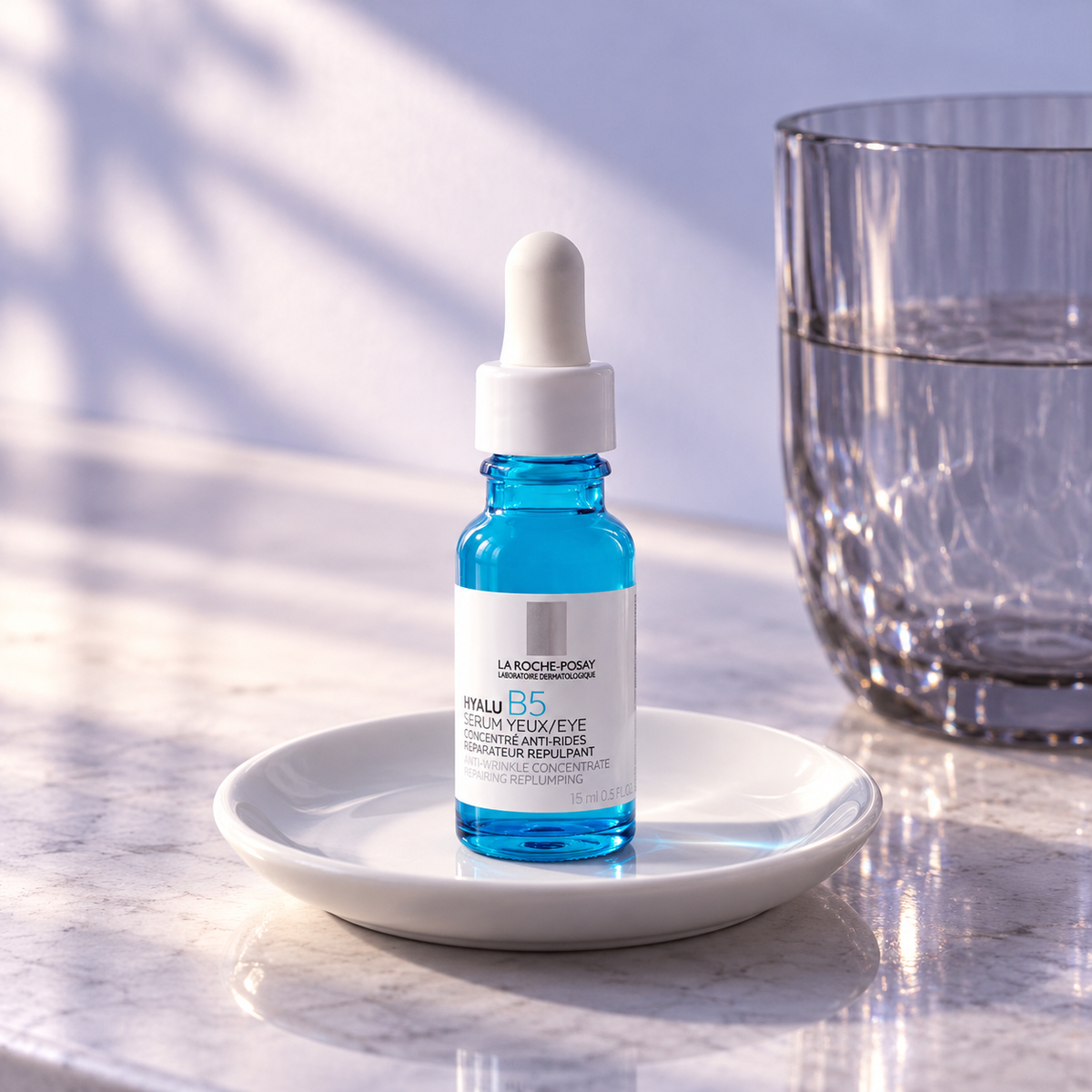 La Roche-Posay Hyalu B5 Eye Serum 15 ml – atmosférická fotografie – MrRizz