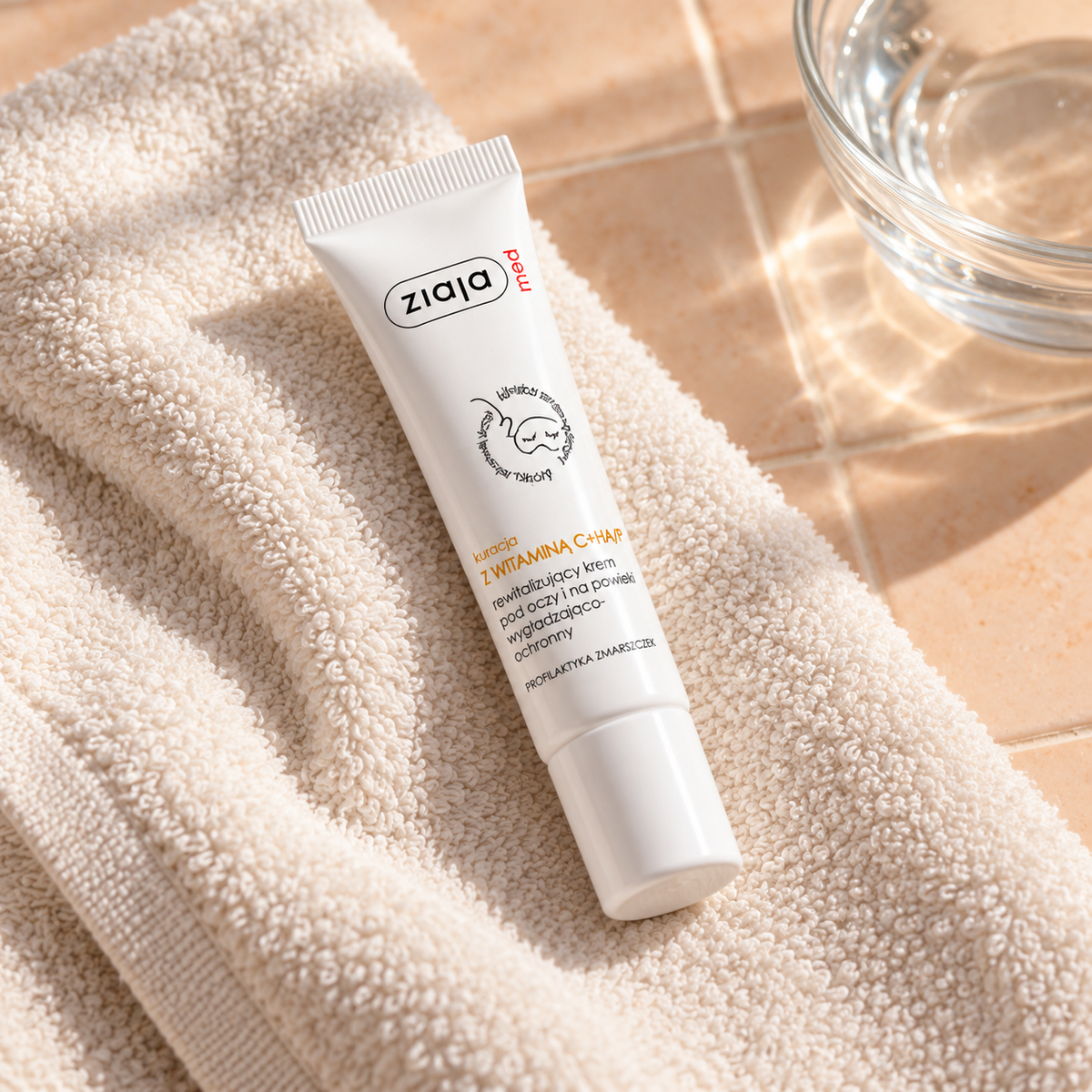 Ziaja Med Dermatological Treatment Revitalizing Oční krém 15 ml – atmosférická fotografie – MrRizz