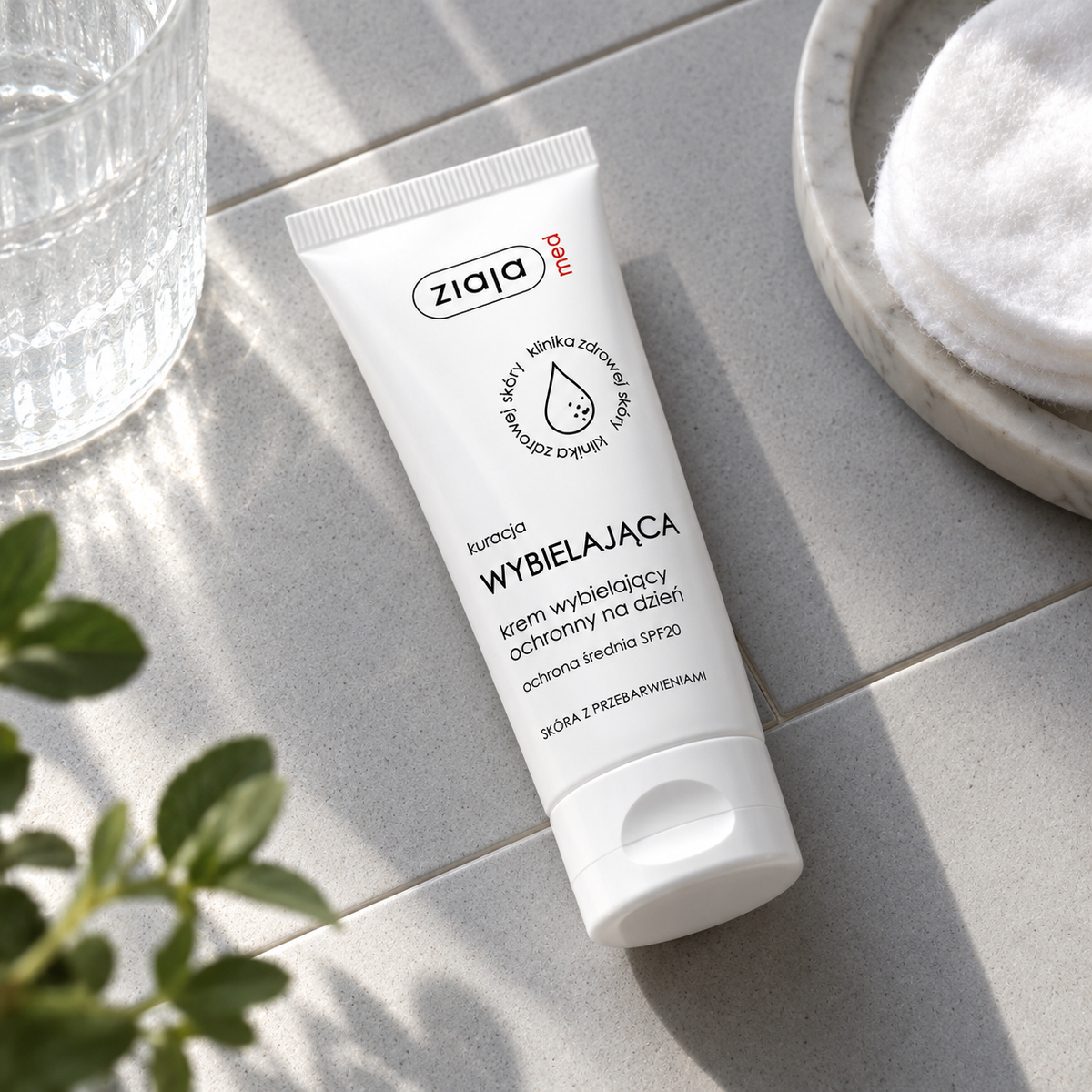 Ziaja Med Whitening Protective Day Cream 50 ml – atmosférická fotografie – MrRizz