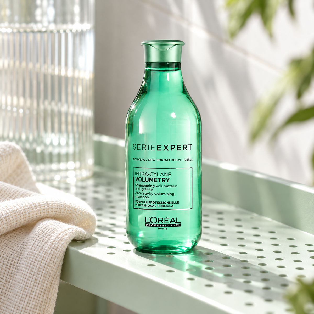 L'Oréal Professionnel Volumetry Professional Shampoo 300 ml – atmosférická fotografie – MrRizz