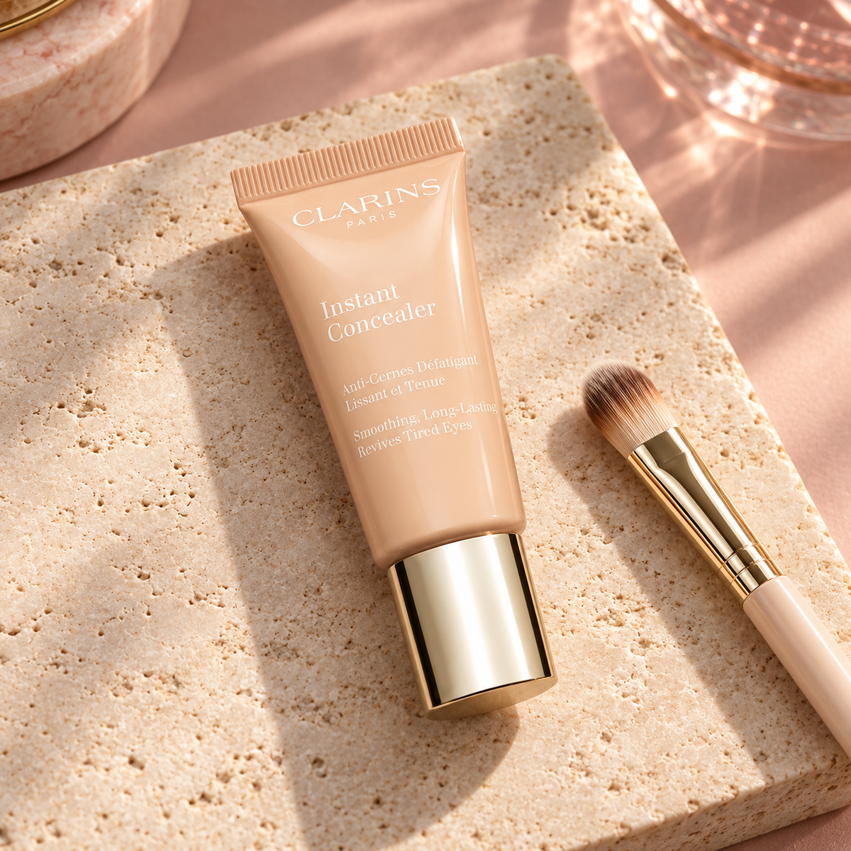 Clarins Instant Concealer 15 ml – atmosférická fotografie – MrRizz