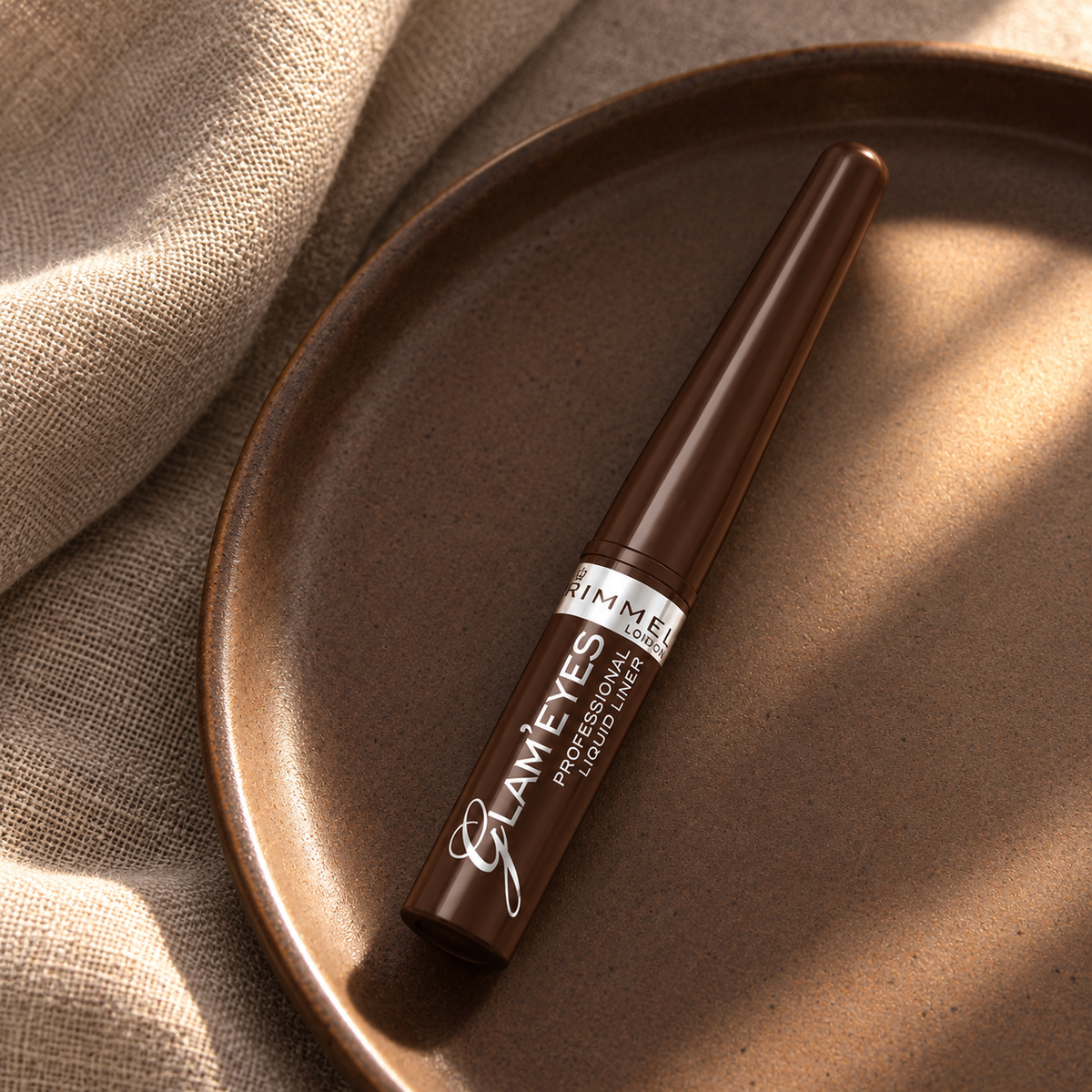 Rimmel London Glam Eyes 3,5 ml – atmosférická fotografie – MrRizz