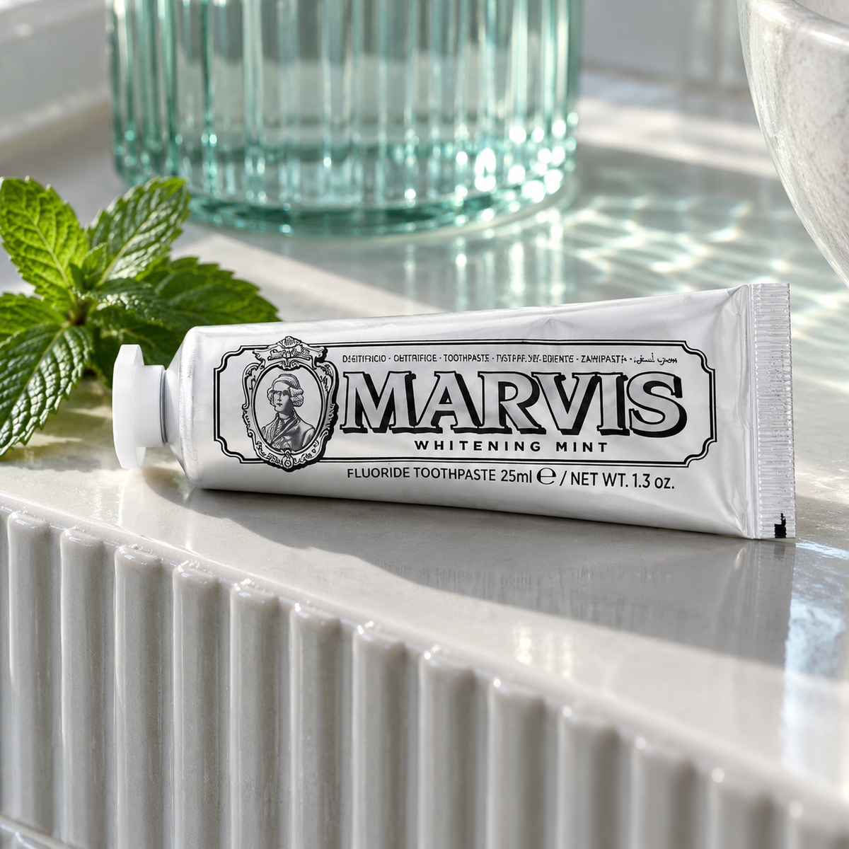Marvis Whitening Mint 25 ml – atmosférická fotografie – MrRizz
