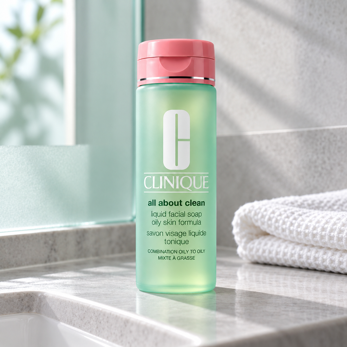 Clinique All About Clean Liquid Facial Soap Oily Skin Formula 200 ml – atmosférická fotografie – MrRizz