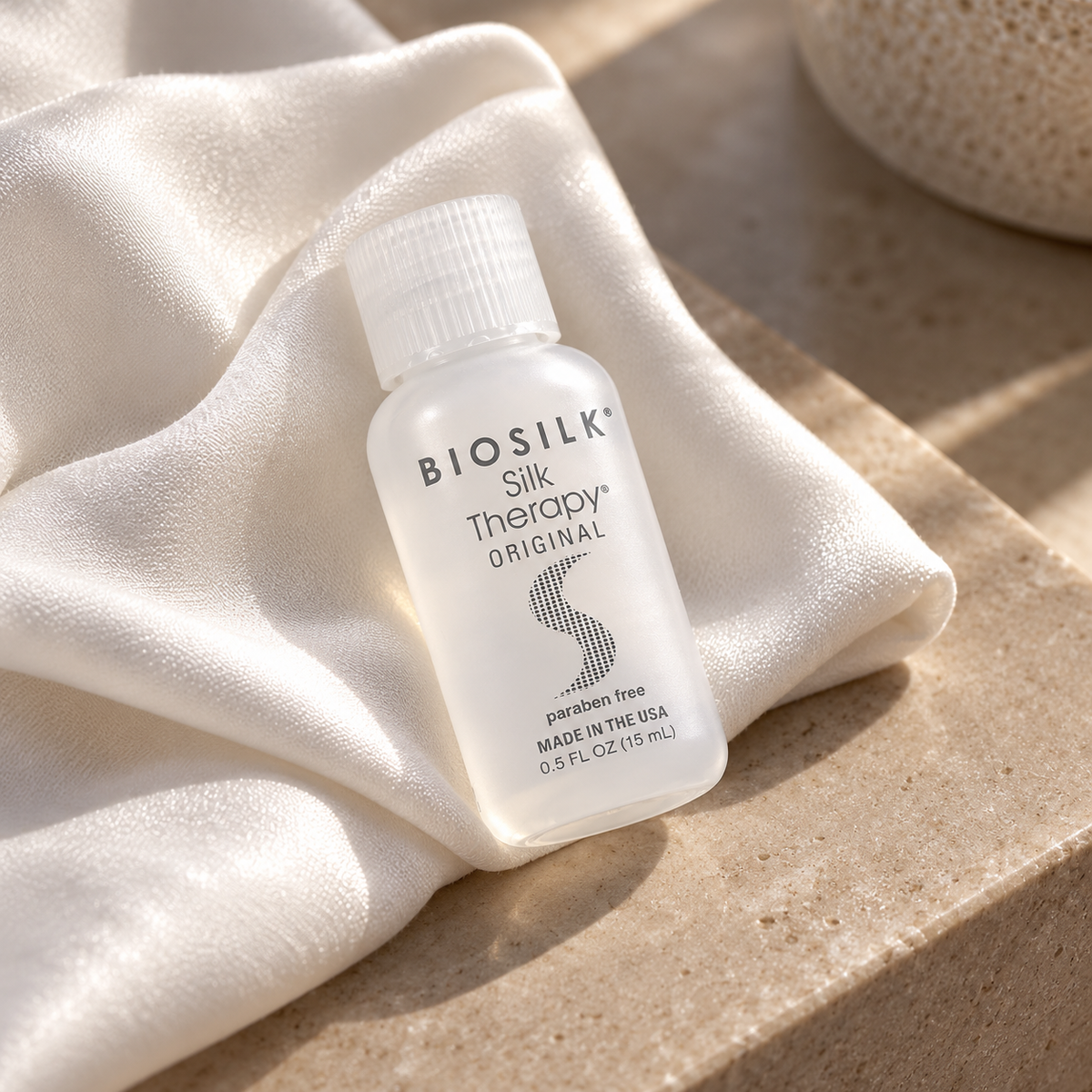 Farouk Systems Biosilk Silk Therapy Sérum na vlasy 15 ml – atmosférická fotografie – MrRizz
